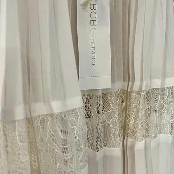 BCBGENERATION White Top - Picture 2 of 2